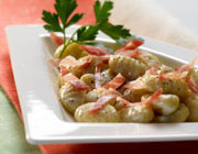 Gorgonzola gnocchi with Grisons dry-cured bacon